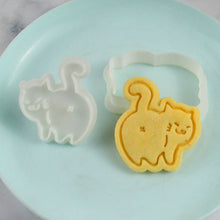 Laden Sie das Bild in den Galerie-Viewer, Cartoon Cat Cookie Cutters-Furbaby Friends Gifts