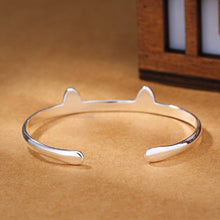 Laden Sie das Bild in den Galerie-Viewer, Sterling Silver &#39;Cuddling Cat&#39; Bracelet-Furbaby Friends Gifts