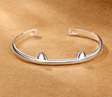 Carregar imagem no visualizador da galeria, Sterling Silver &#39;Cuddling Cat&#39; Bracelet-Furbaby Friends Gifts