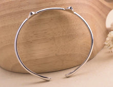 Laden Sie das Bild in den Galerie-Viewer, Sterling Silver &#39;Cuddling Cat&#39; Bracelet-Furbaby Friends Gifts